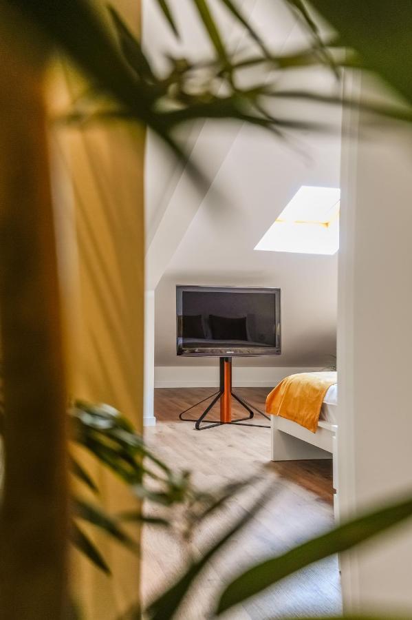Boutique Room Монтижу Экстерьер фото