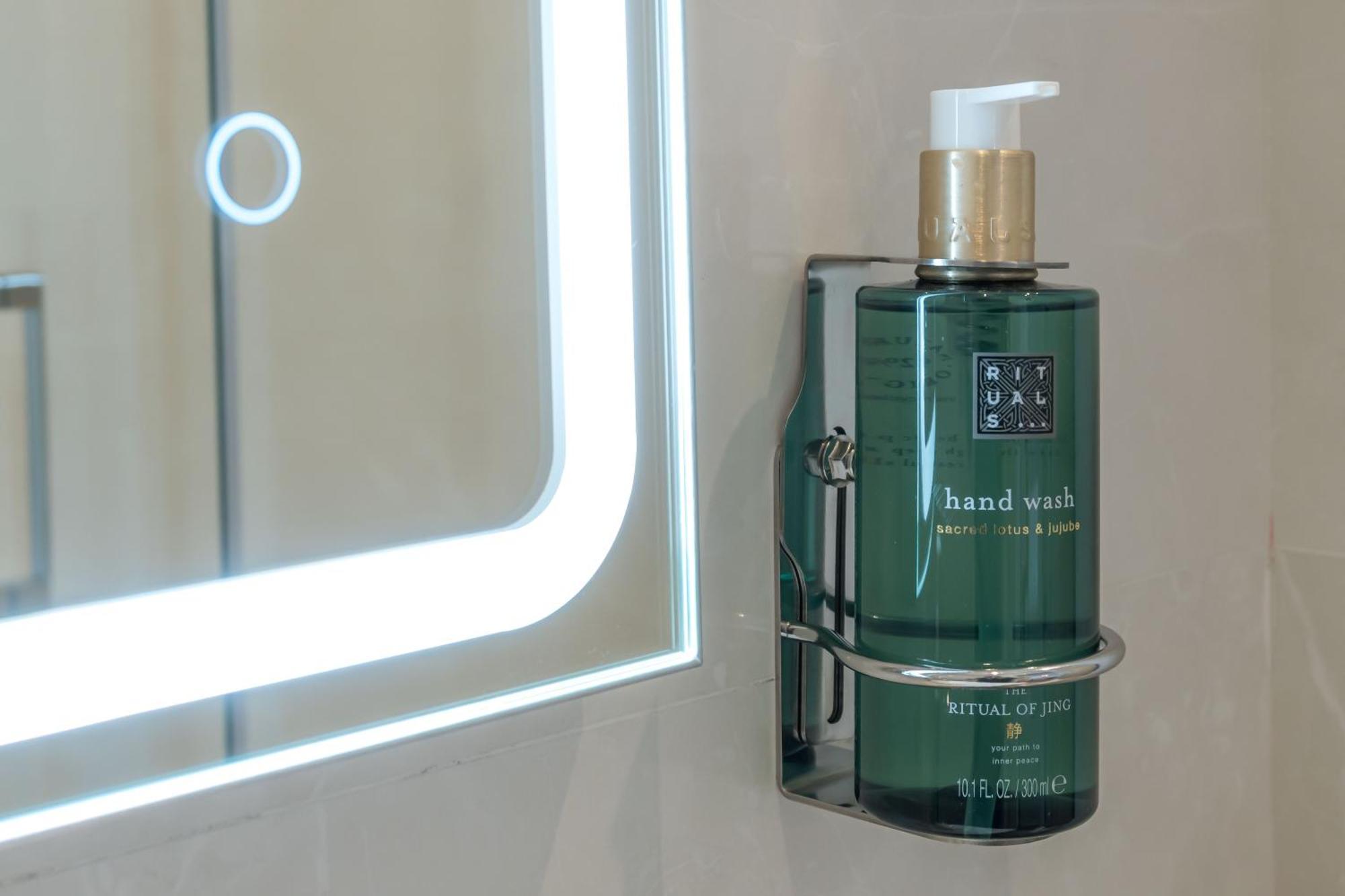 Boutique Room Монтижу Экстерьер фото